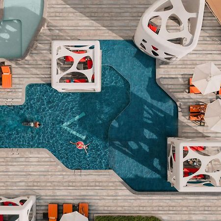 V Hotel Dubai, Curio Collection By Hilton Exteriör bild 3D rendering of a pool