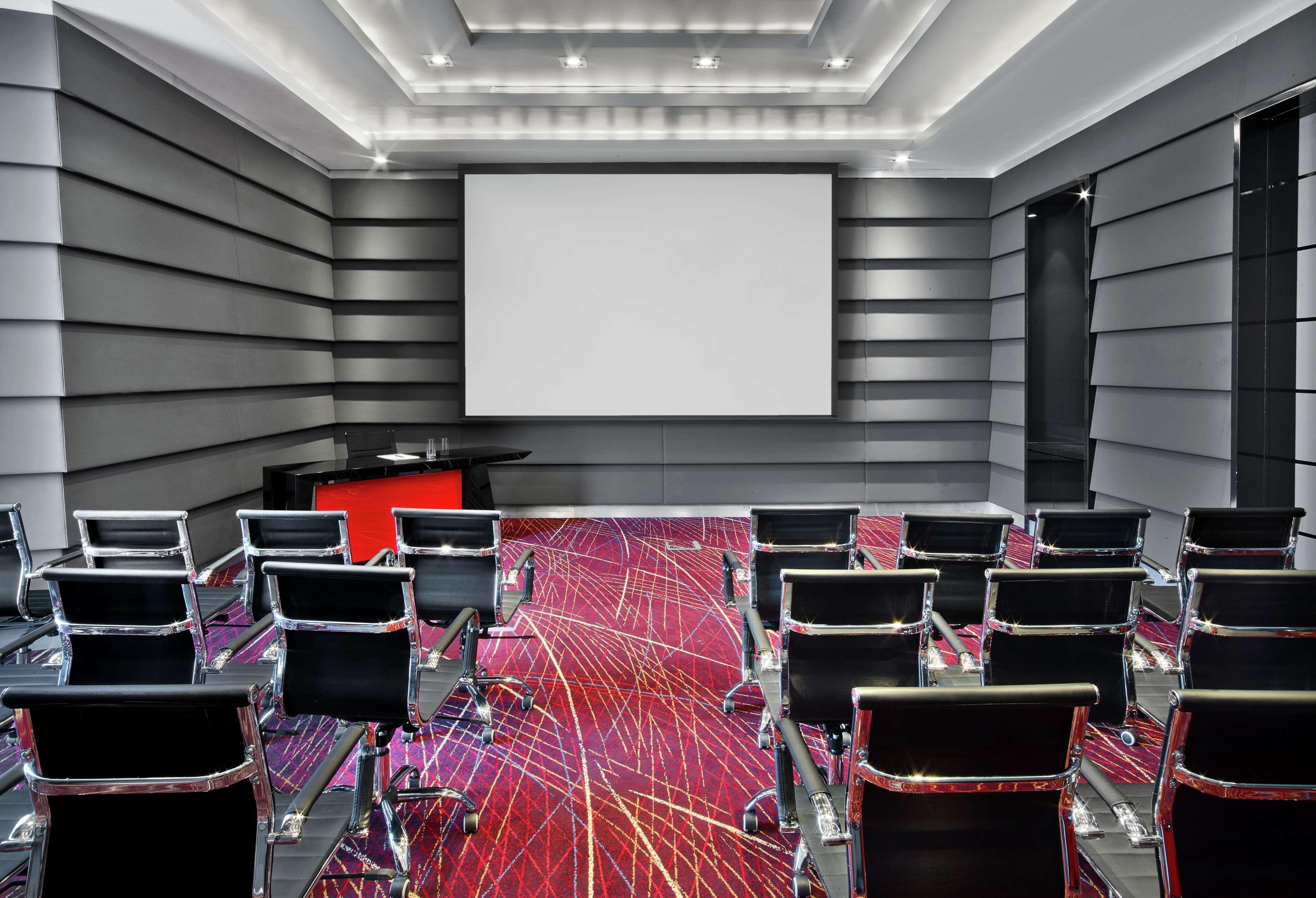 V Hotel Dubai, Curio Collection By Hilton Exteriör bild The meeting room