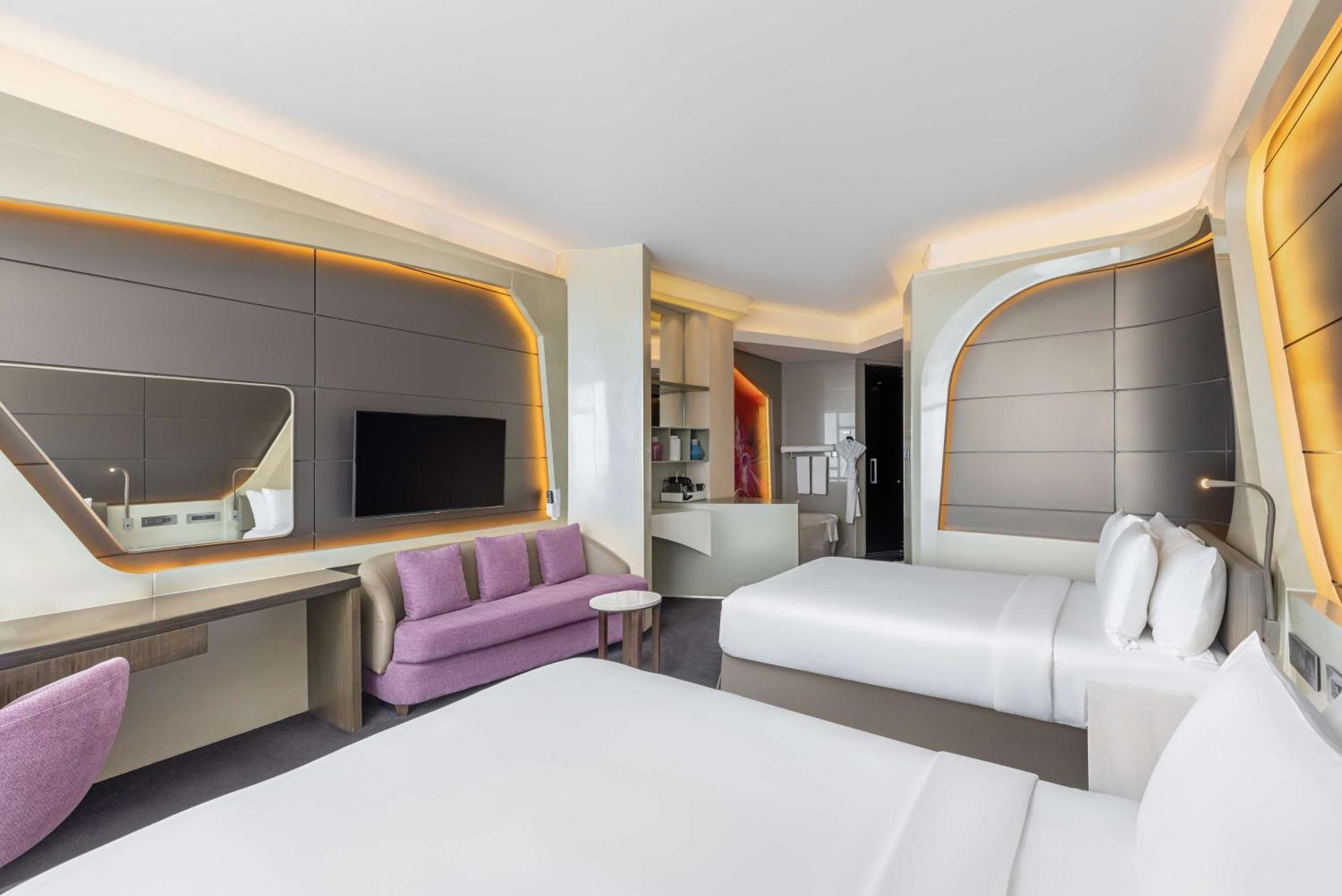 V Hotel Dubai, Curio Collection By Hilton Exteriör bild Deluxe Room