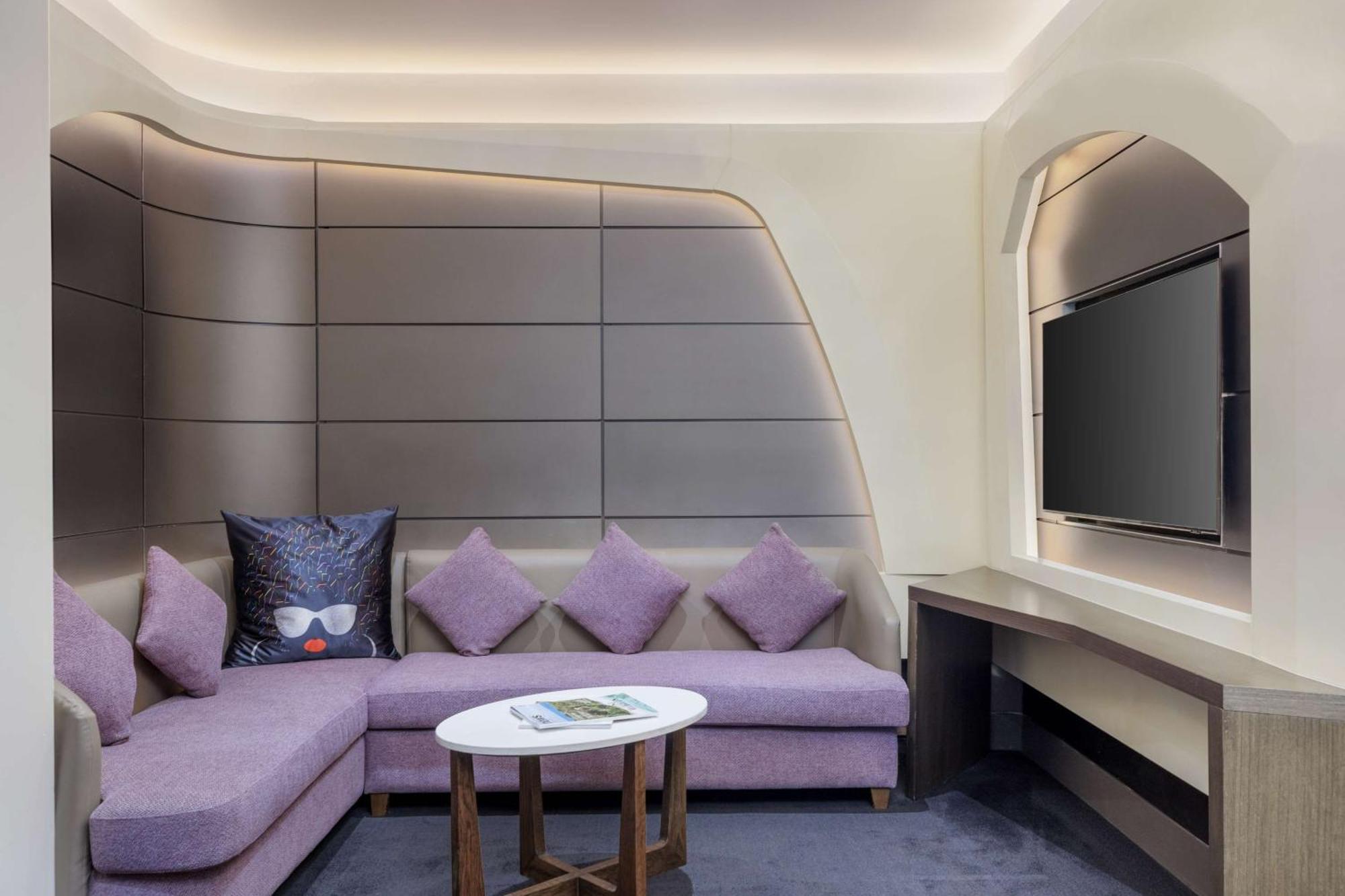 V Hotel Dubai, Curio Collection By Hilton Exteriör bild