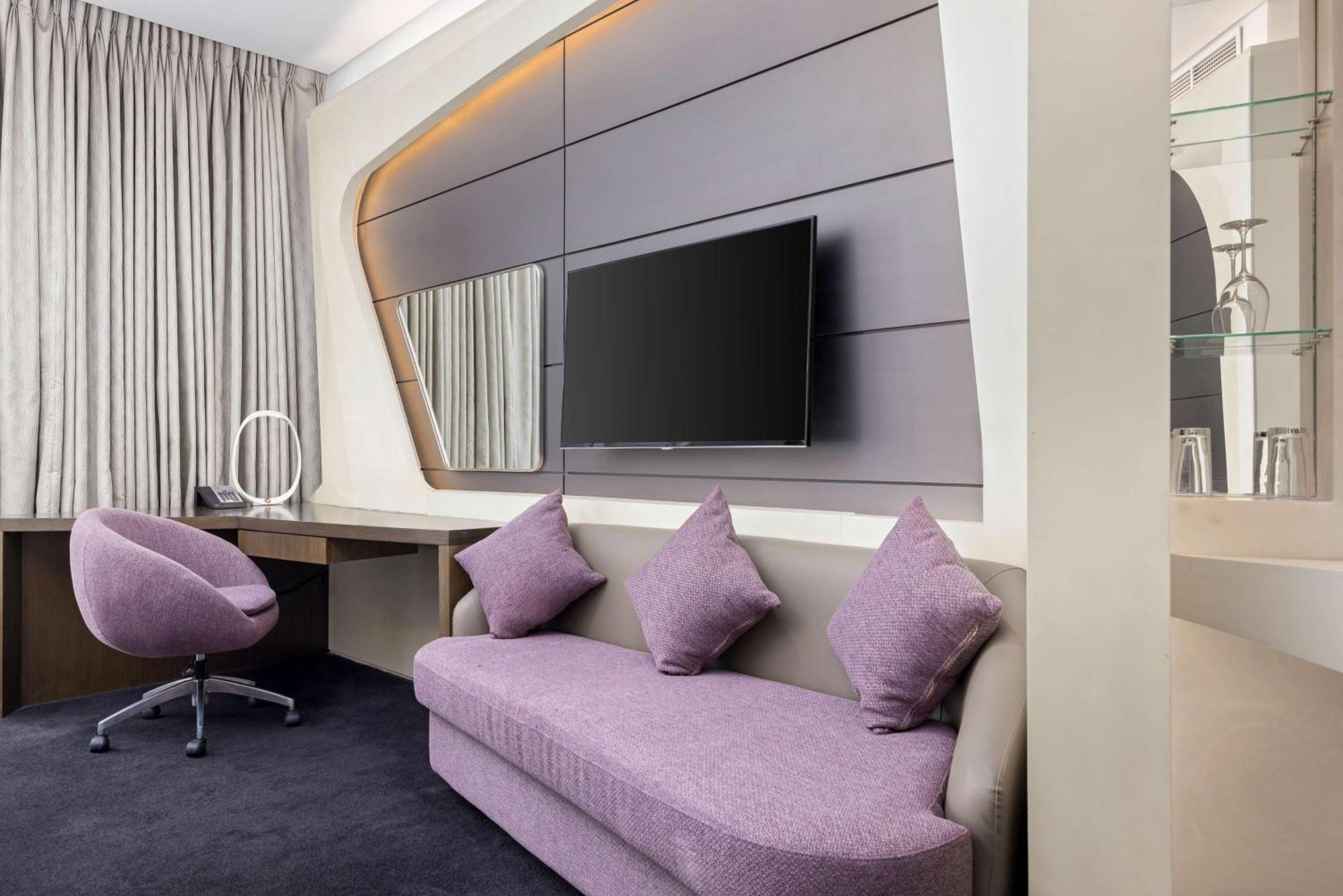 V Hotel Dubai, Curio Collection By Hilton Exteriör bild