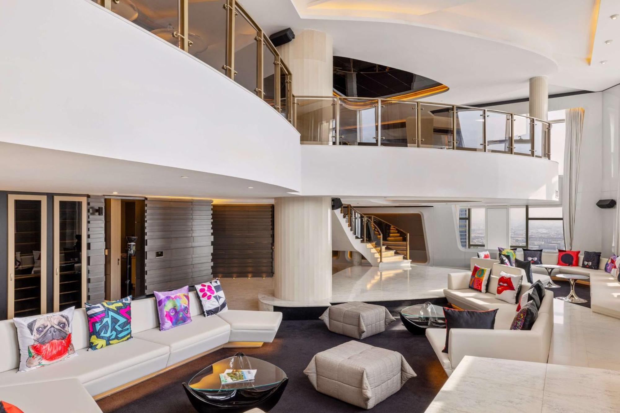 V Hotel Dubai, Curio Collection By Hilton Exteriör bild