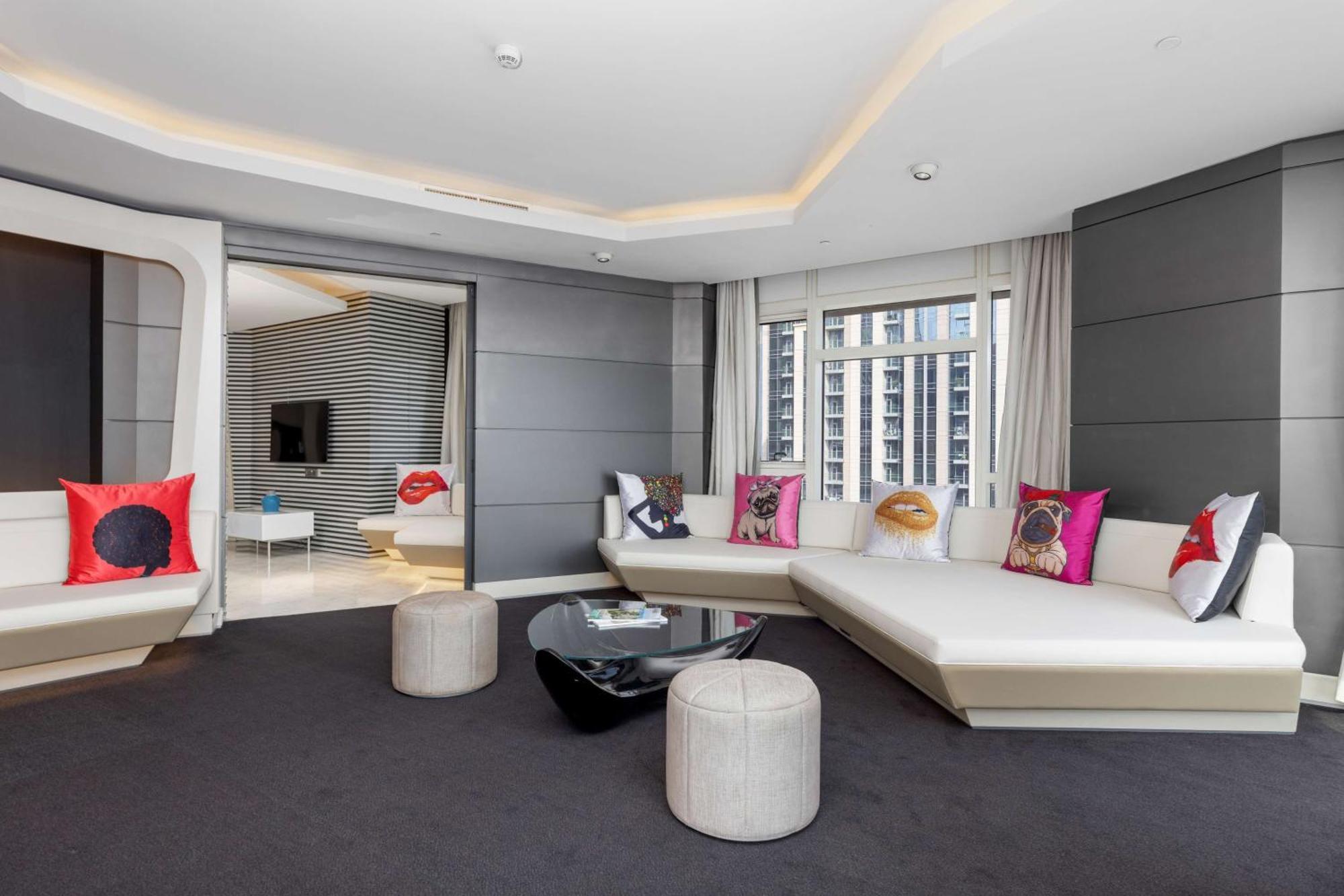 V Hotel Dubai, Curio Collection By Hilton Exteriör bild